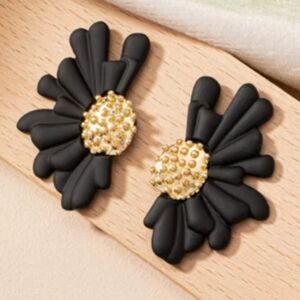 NEW - Chic Black and Gold Petal Earrings